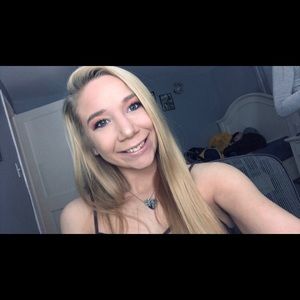 Meet your Posher, Casey